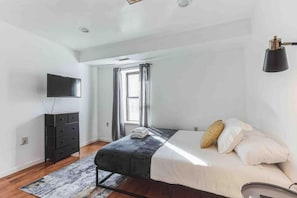 3 chambres, fer et planche à repasser, Wi-Fi, draps fournis
