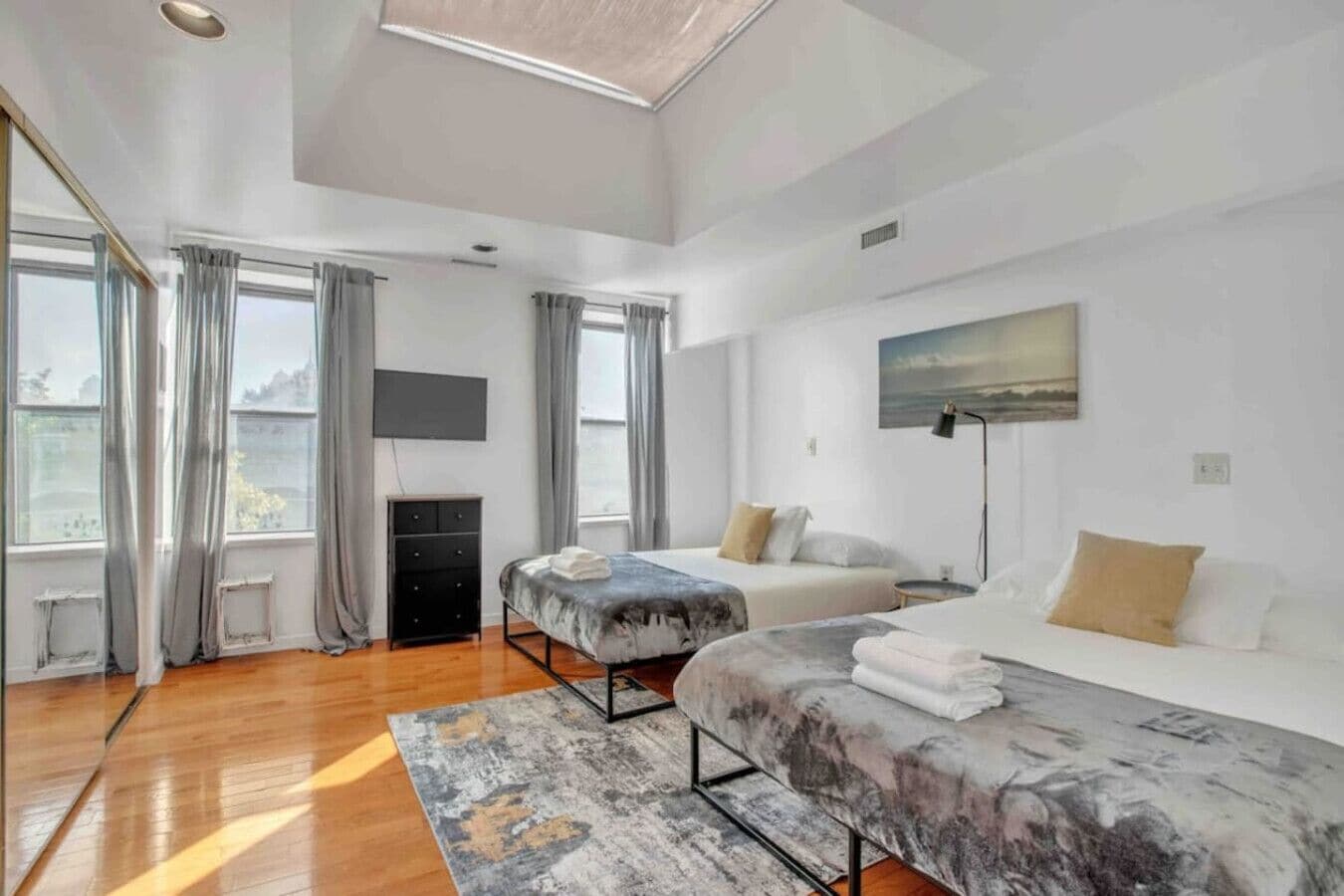 3 bedrooms, iron/ironing board, WiFi, bed sheets