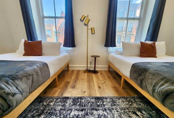 1 bedroom, desk, iron/ironing board, WiFi