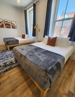 1 bedroom, desk, iron/ironing board, WiFi