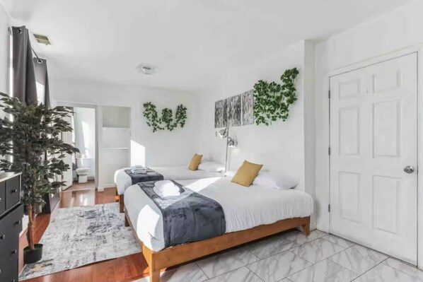 Bügeleisen/Bügelbrett, WLAN, Bettwäsche