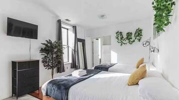 Iron/ironing board, WiFi, bed sheets