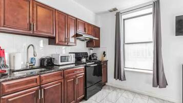 KylskÄp, mikrovÄgsugn, ugn och spishÀll