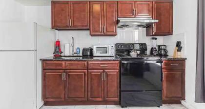Spring Garden | Small & Cozy Studio Sleeps 4