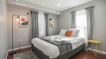1 bedroom, desk, iron/ironing board, WiFi