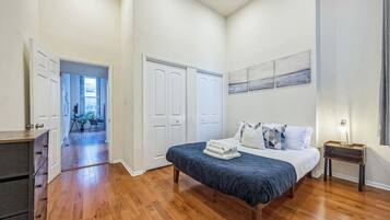 1 bedroom, desk, iron/ironing board, WiFi