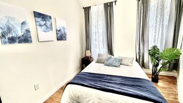 2 bedrooms, iron/ironing board, WiFi, bed sheets