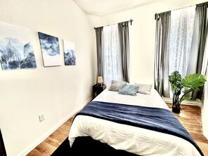 2 bedrooms, iron/ironing board, WiFi, bed sheets