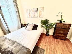 2 bedrooms, iron/ironing board, WiFi, bed sheets