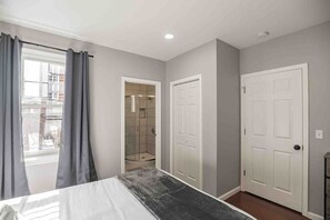 1 habitación, tabla de planchar con plancha, wifi y ropa de cama 