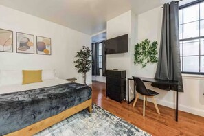 WiFi, bed sheets - Cozy Studio across from Convention Center | 4R (Philadelphia)