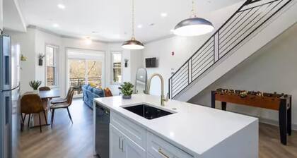 2BR| Across from Fairmount Park| 10 mins to DT