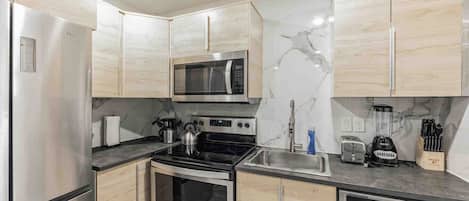 Fridge, microwave, oven, stovetop