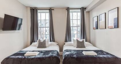 Bi-Level 2B Loft | Old City (4R)