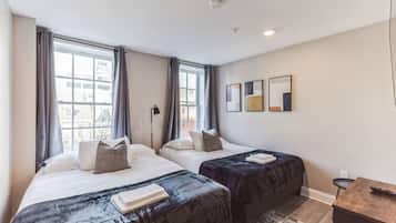 2 habitaciones, escritorio, tabla de planchar con plancha y wifi