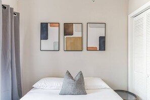 2 camere, una scrivania, ferro/asse da stiro, Wi-Fi