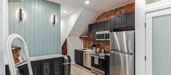 Large Studio w/2 Beds & Balcony (C)