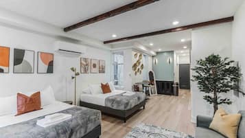 1 bedroom, desk, iron/ironing board, WiFi