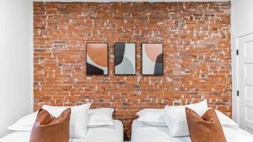 1 bedroom, desk, iron/ironing board, WiFi