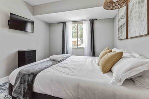 3 Schlafzimmer, Schreibtisch, Bügeleisen/Bügelbrett, WLAN