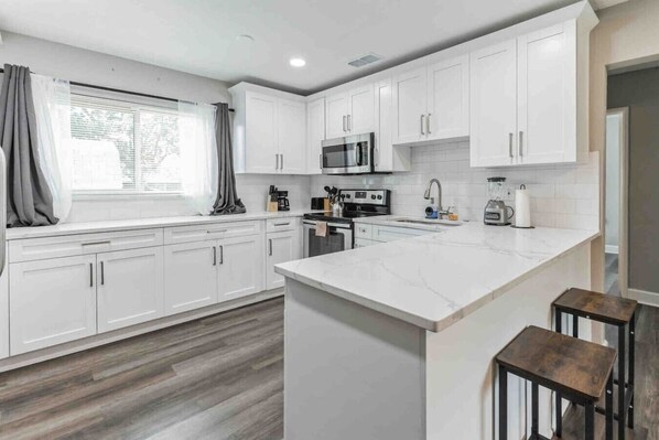 Fridge, microwave, oven, stovetop