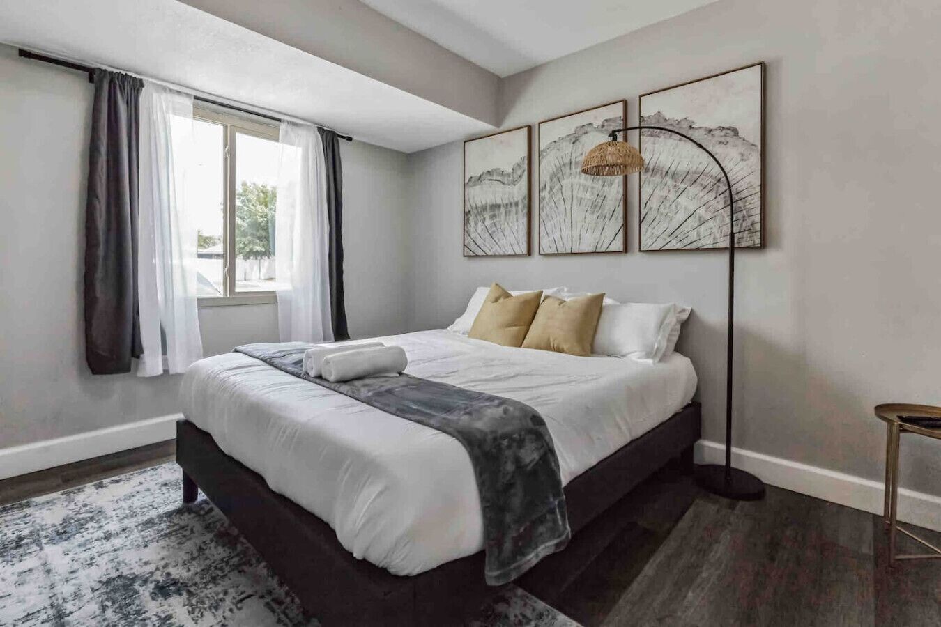 3 Schlafzimmer, Schreibtisch, Bügeleisen/Bügelbrett, WLAN