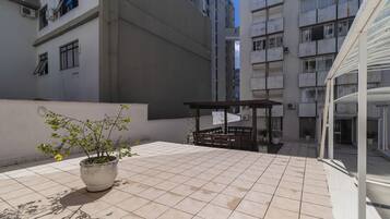 Basic Apartment | Terrace/patio