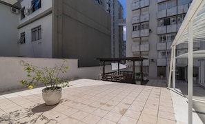 Apartamento básico | Terraço/pátio