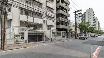 Basic Apartment | Exterior