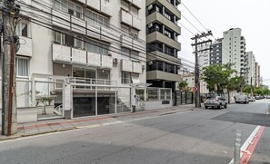 Apartamento básico | Fachada