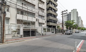 Apartamento básico | Fachada