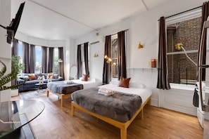 Desk, iron/ironing board, WiFi, bed sheets