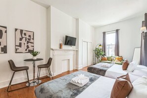 Desk, iron/ironing board, WiFi, bed sheets