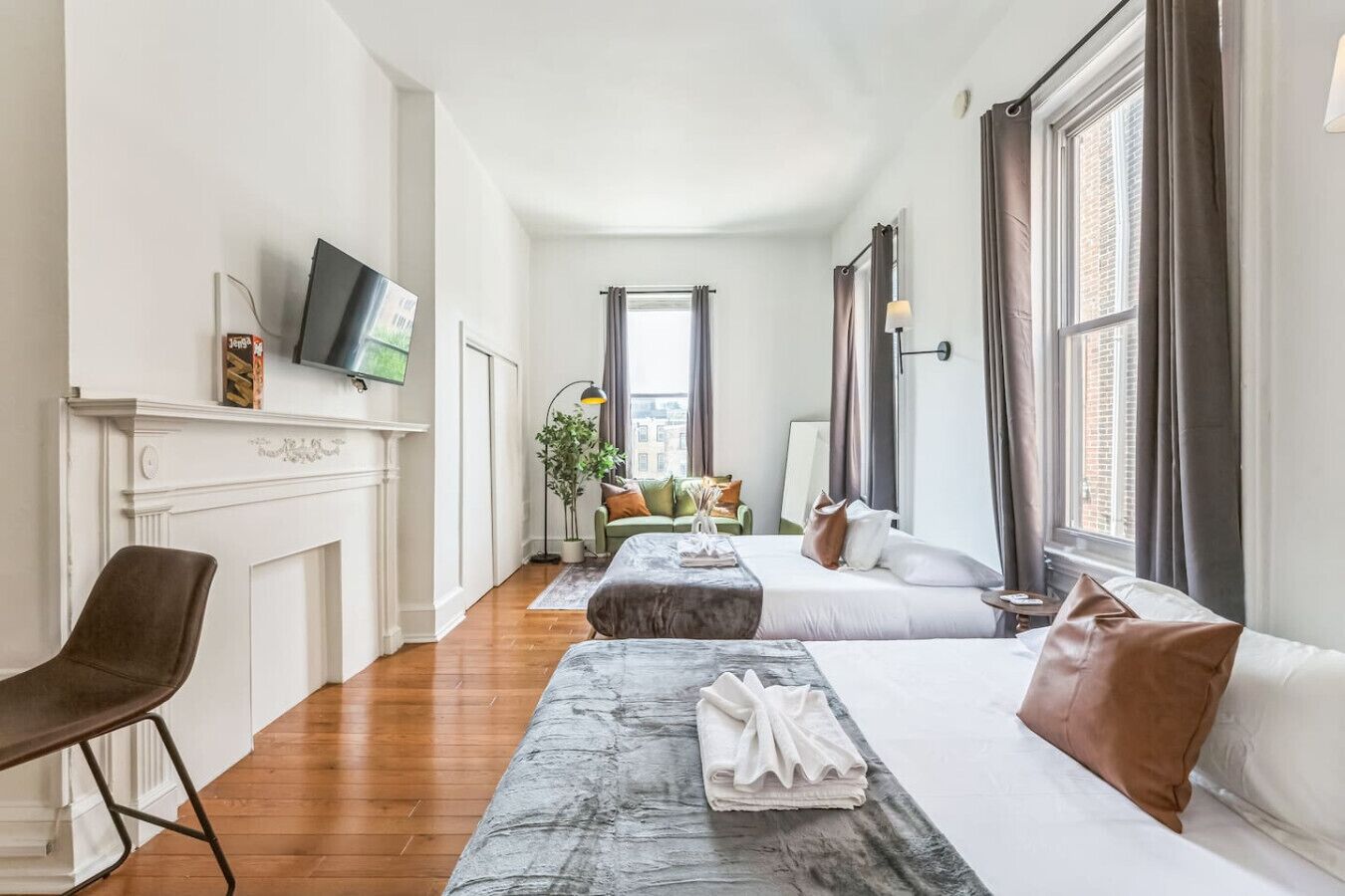 办公桌、熨斗/熨衣板、WiFi、床单