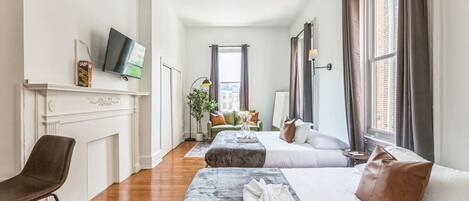 Desk, iron/ironing board, WiFi, bed sheets