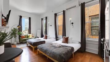 Desk, iron/ironing board, WiFi, bed sheets