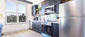 1/1 Across from Fairmount Park | 10 mins to DT (D)