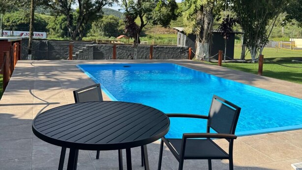 Kolam renang outdoor