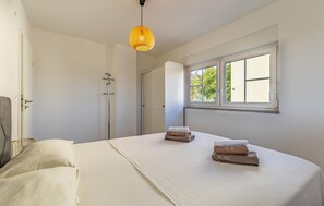 1 chambre, fer et planche à repasser, lit parapluie, Wi-Fi gratuit