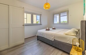 1 chambre, fer et planche à repasser, lit parapluie, Wi-Fi gratuit