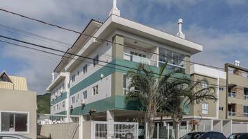 Apartamento básico | Fachada