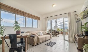 Living area - Apt W/rooftop Near the Beach in Floripa - Cri0301 (Florianópolis)