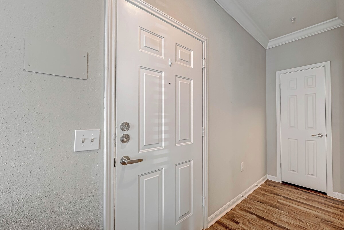 Photo 4 of Modern Medical Center Condo - Walk to Hospitals - Discounts for Long Stays