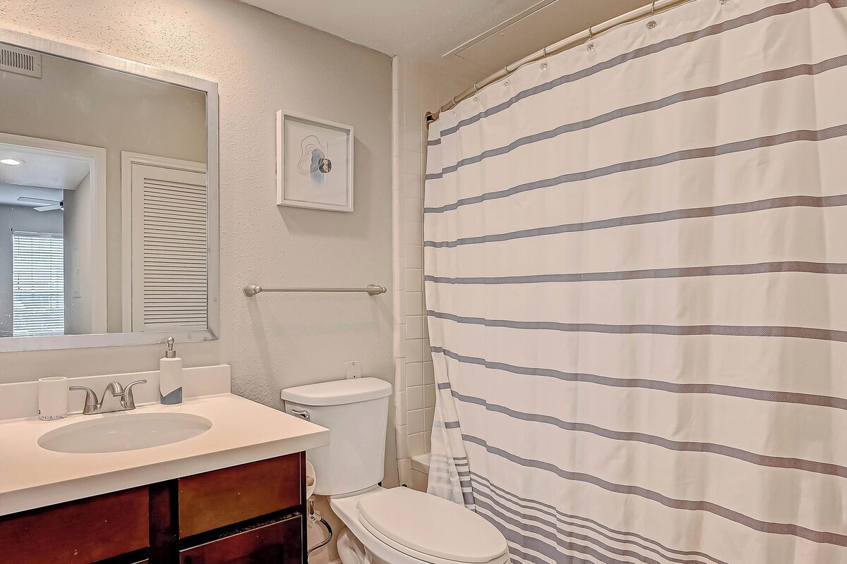 Photo 22 of Modern Medical Center Condo - Walk to Hospitals - Discounts for Long Stays