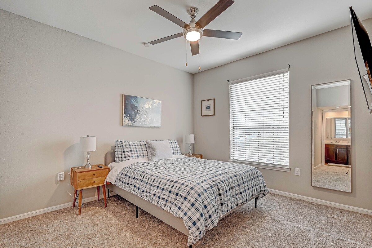 Photo 18 of Modern Medical Center Condo - Walk to Hospitals - Discounts for Long Stays