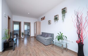 TV - 2 bedroom amazing apartment in Pula (Pula)