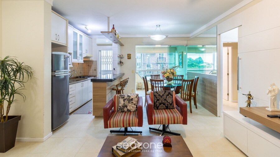 Lindo Apto a 100m da Praia de Jurere Crj101