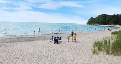 Sherkston/Cedar Bay, Port Colborne. Your Lakeside Escape Awaits at Private Beach