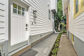 تفاصيل الفندق من الخارج