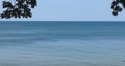 Welcoming Lake Huron Cowboy Cottage with AC, kayaks, & more in Tawas